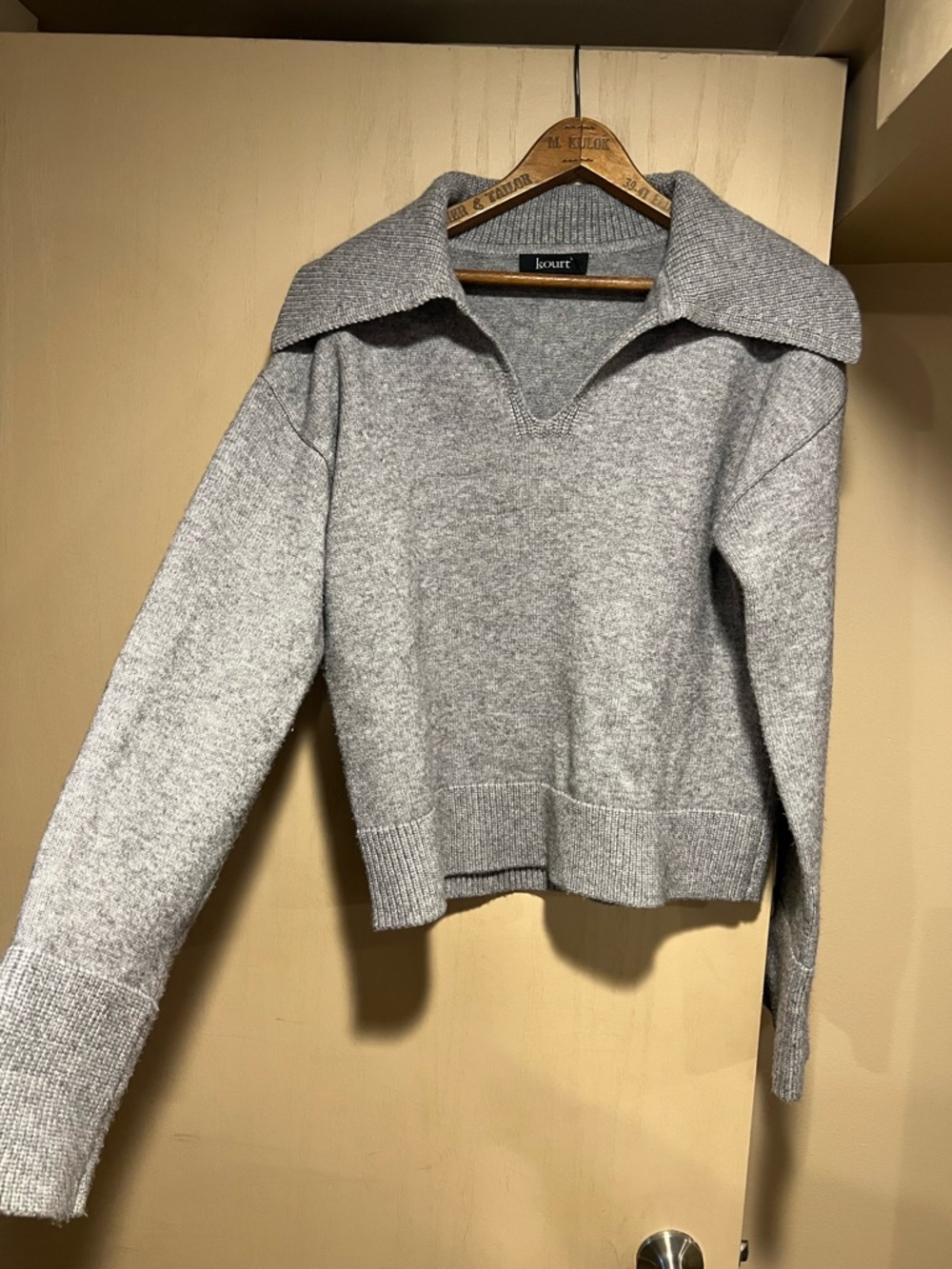 Kourt Light Gray V-Neck Collar Knit Sweater